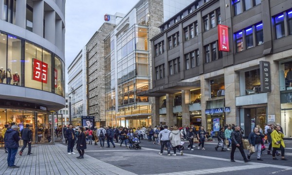 027 In der Stadt